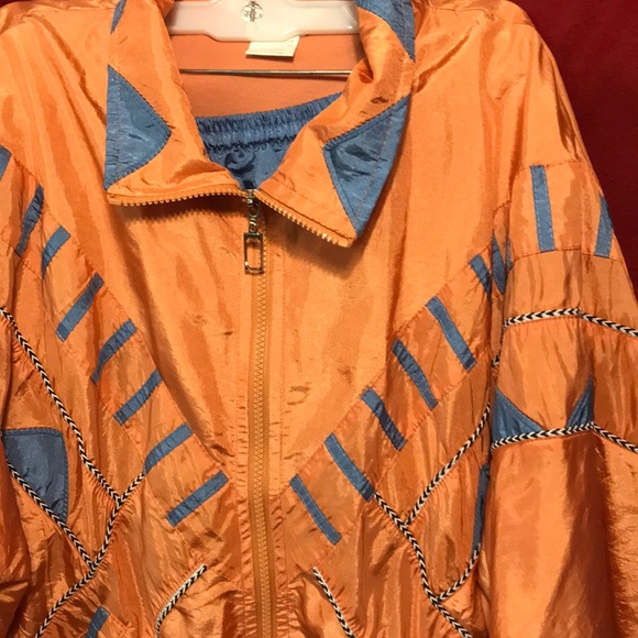 Jogging suit - Picture 2 of 4